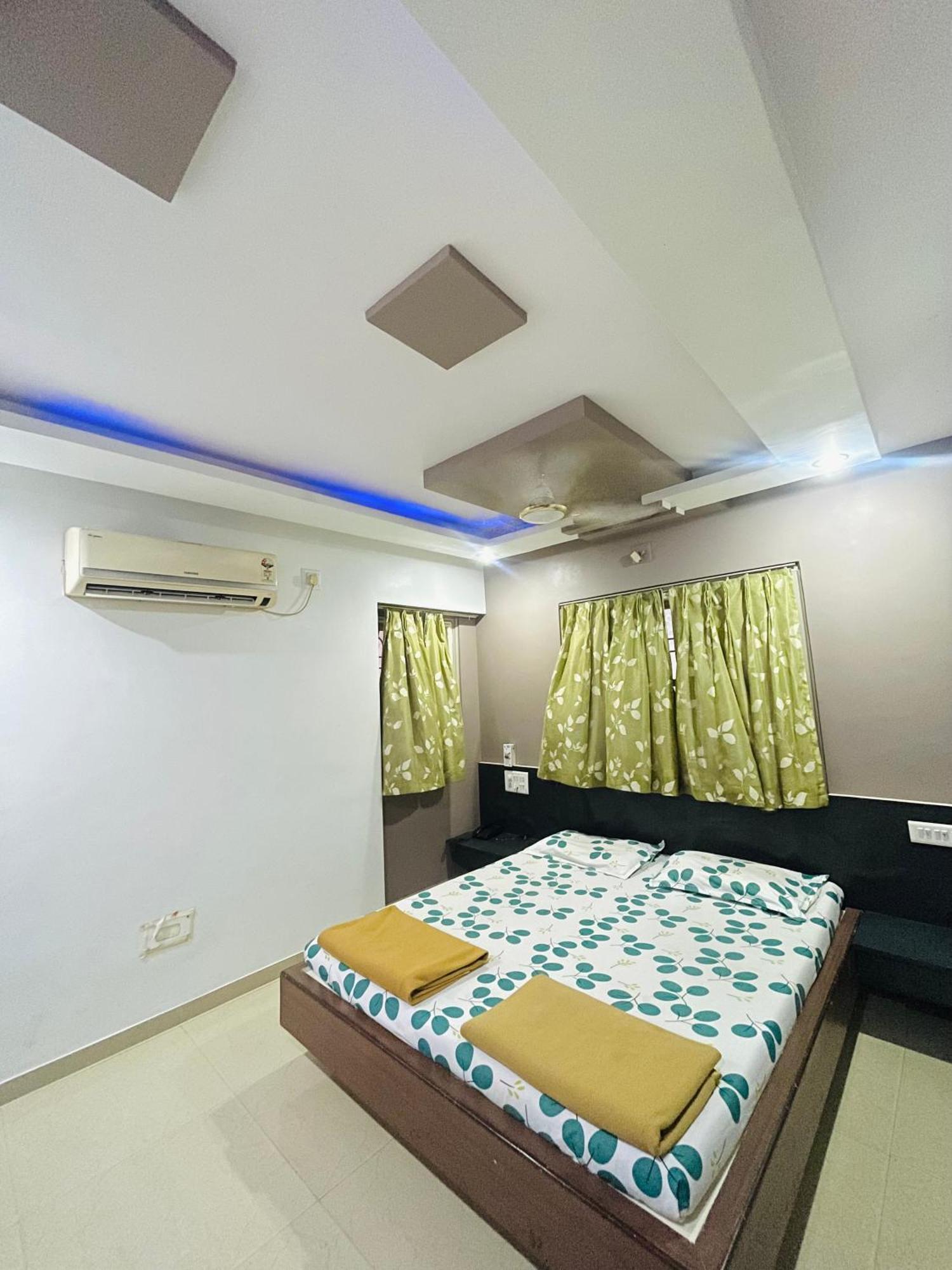 Hotel Rajdhani And Guest House Gujarat - Best Family Hotel In Halol Near Pavagadh And Halol Gidc Dış mekan fotoğraf